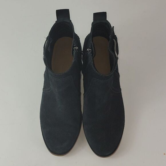 UGG Leahy Black Suede Leather Ankle Boot - Picture 14 of 15